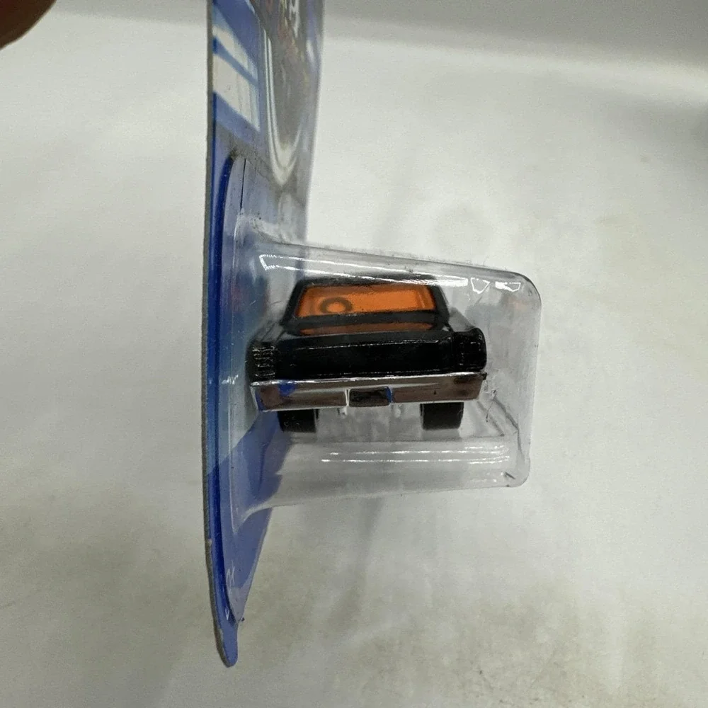 Hot Wheels Collector #176 1968 Dodge Dart 2006 #104 1969‎ Dodge Charger 2005